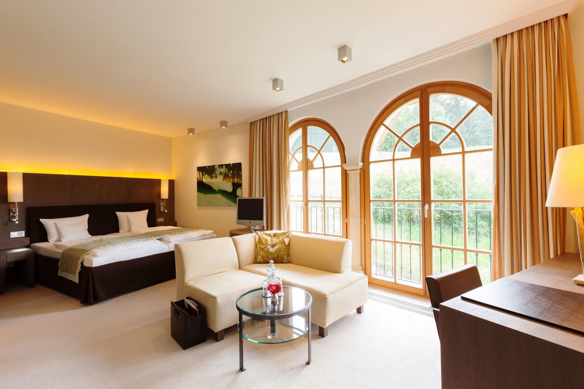 Schlosshotel Kitzbuehel A-Rosa Collection ภายนอก รูปภาพ A room at the Hotel Axelmannstein
