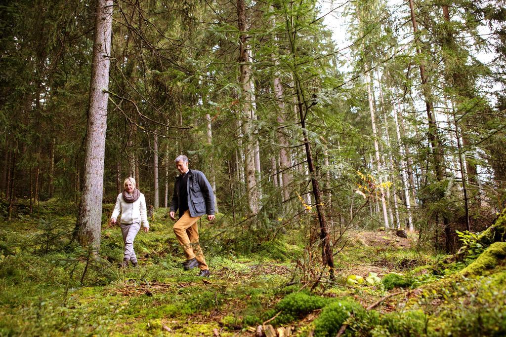 Schlosshotel Kitzbuehel A-Rosa Collection ภายนอก รูปภาพ Hiking in the forest