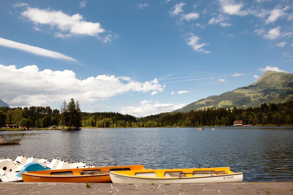 Schlosshotel Kitzbuehel A-Rosa Collection ภายนอก รูปภาพ The lake of Saint-Point