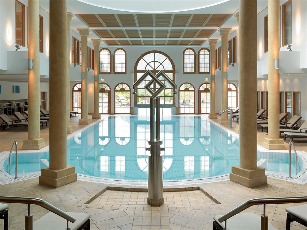 Schlosshotel Kitzbuehel A-Rosa Collection ภายนอก รูปภาพ The swimming pool at the Hotel
