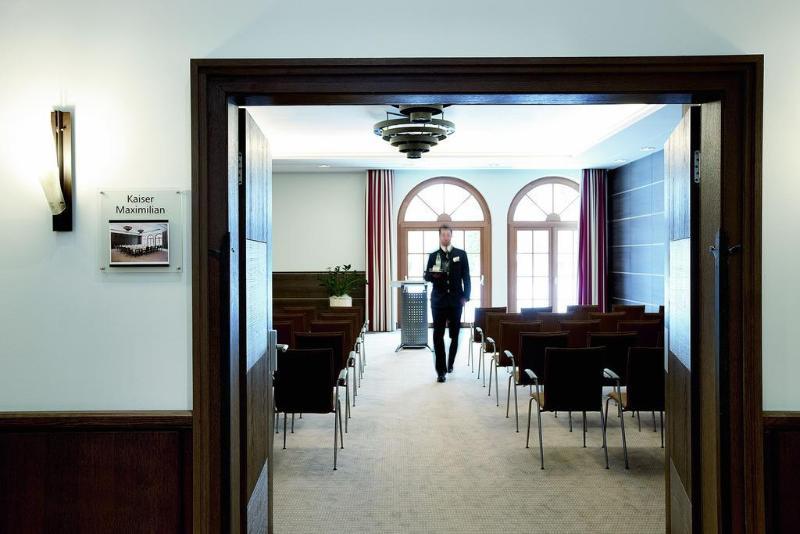 Schlosshotel Kitzbuehel A-Rosa Collection ภายนอก รูปภาพ The interior of the German Federal Police Academy