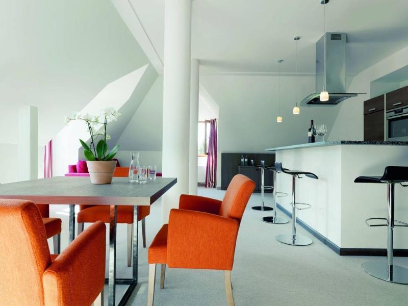 Schlosshotel Kitzbuehel A-Rosa Collection ภายนอก รูปภาพ Interior of a penthouse apartment