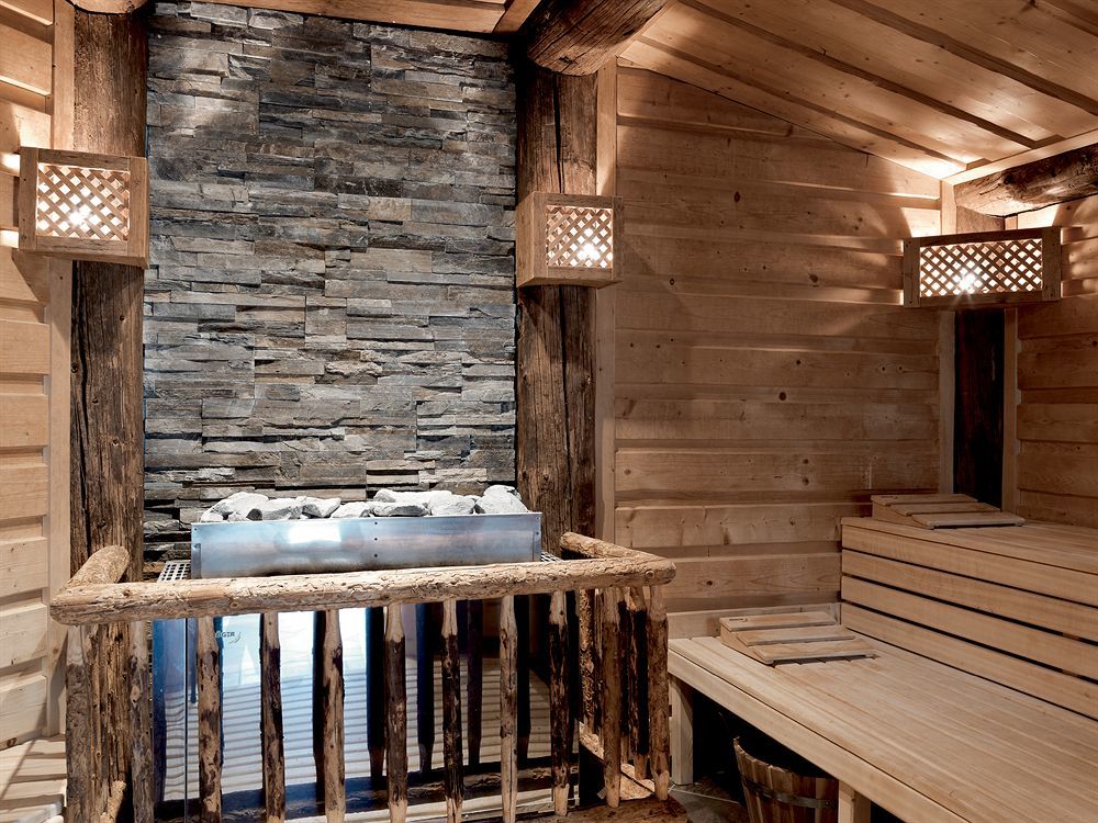 Schlosshotel Kitzbuehel A-Rosa Collection ภายนอก รูปภาพ A modern Finnish sauna
