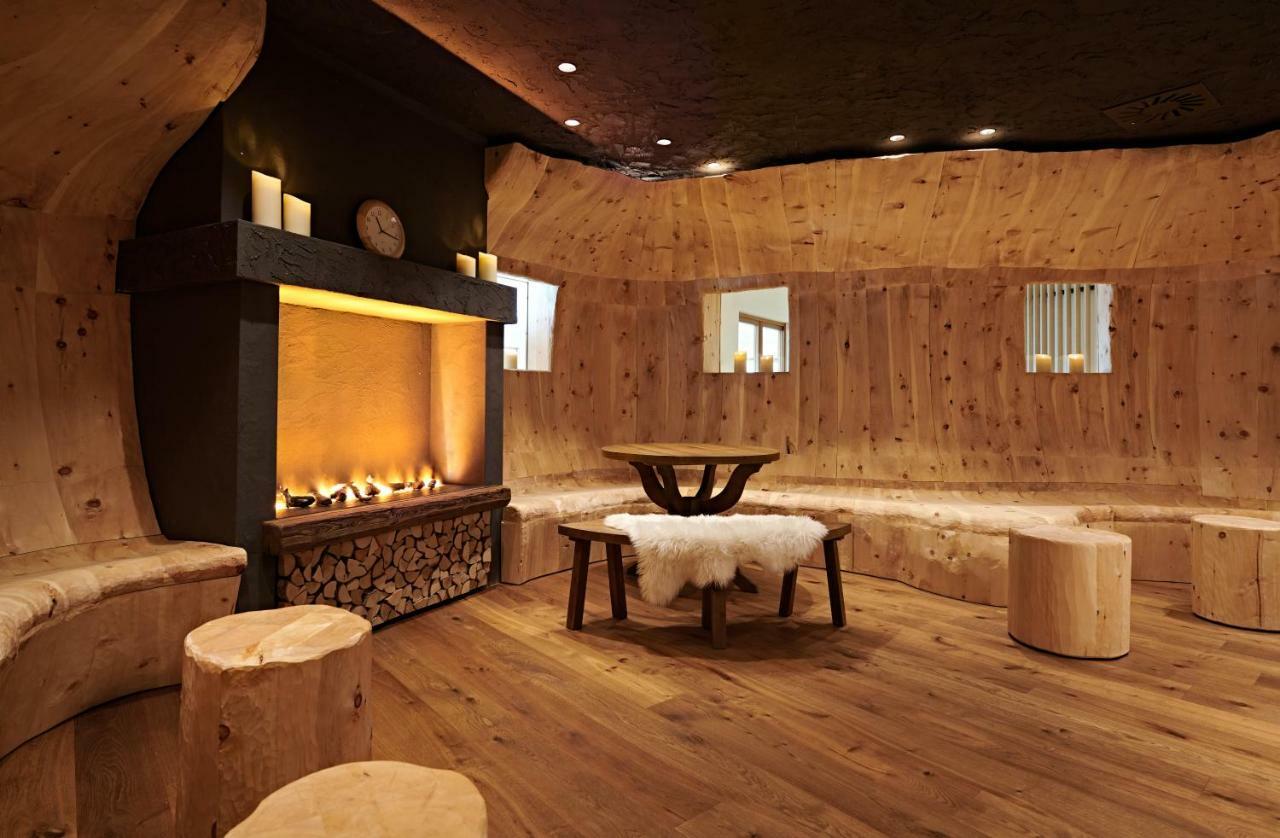 Schlosshotel Kitzbuehel A-Rosa Collection ภายนอก รูปภาพ Interior of the lodge